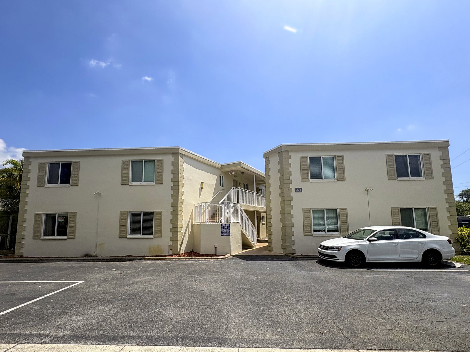 Harbordale Breezes Condo